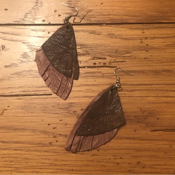 🌸Giving Brand Brown Native Earrings - Picture 6 of 7